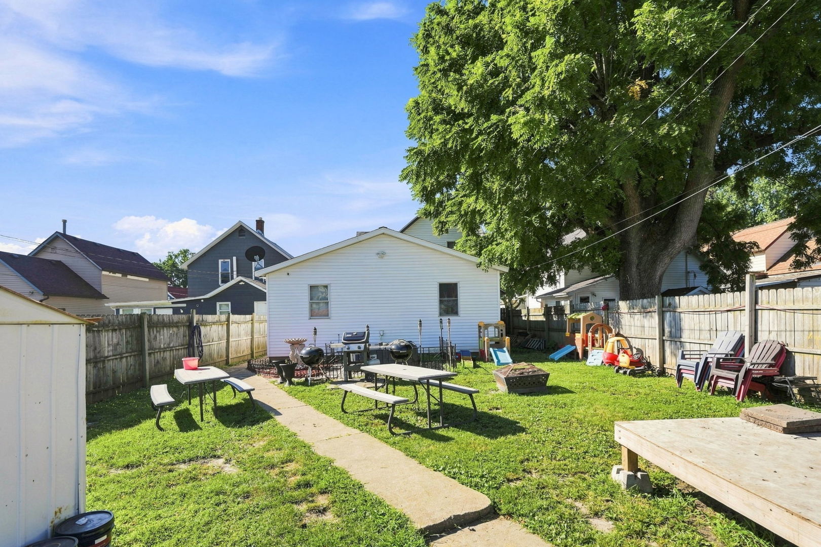 1828 W 6th Street Property Photo 3