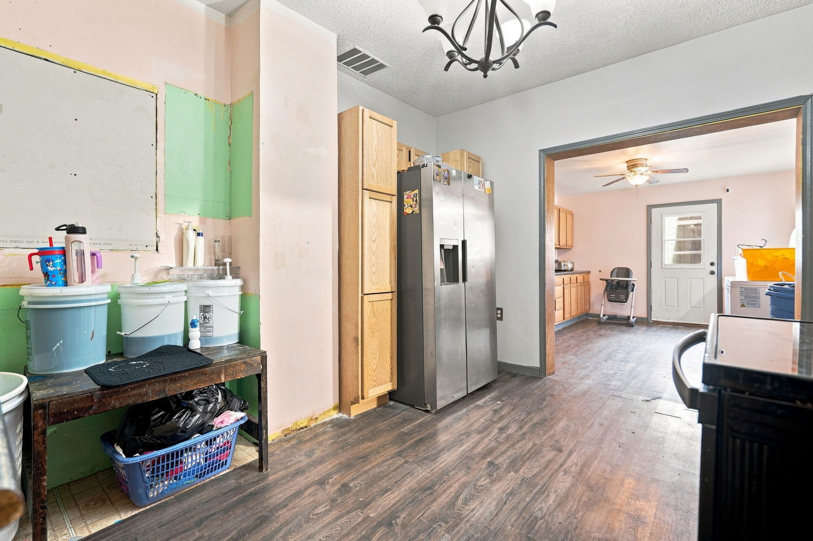 1828 W 6th Street Property Photo 7