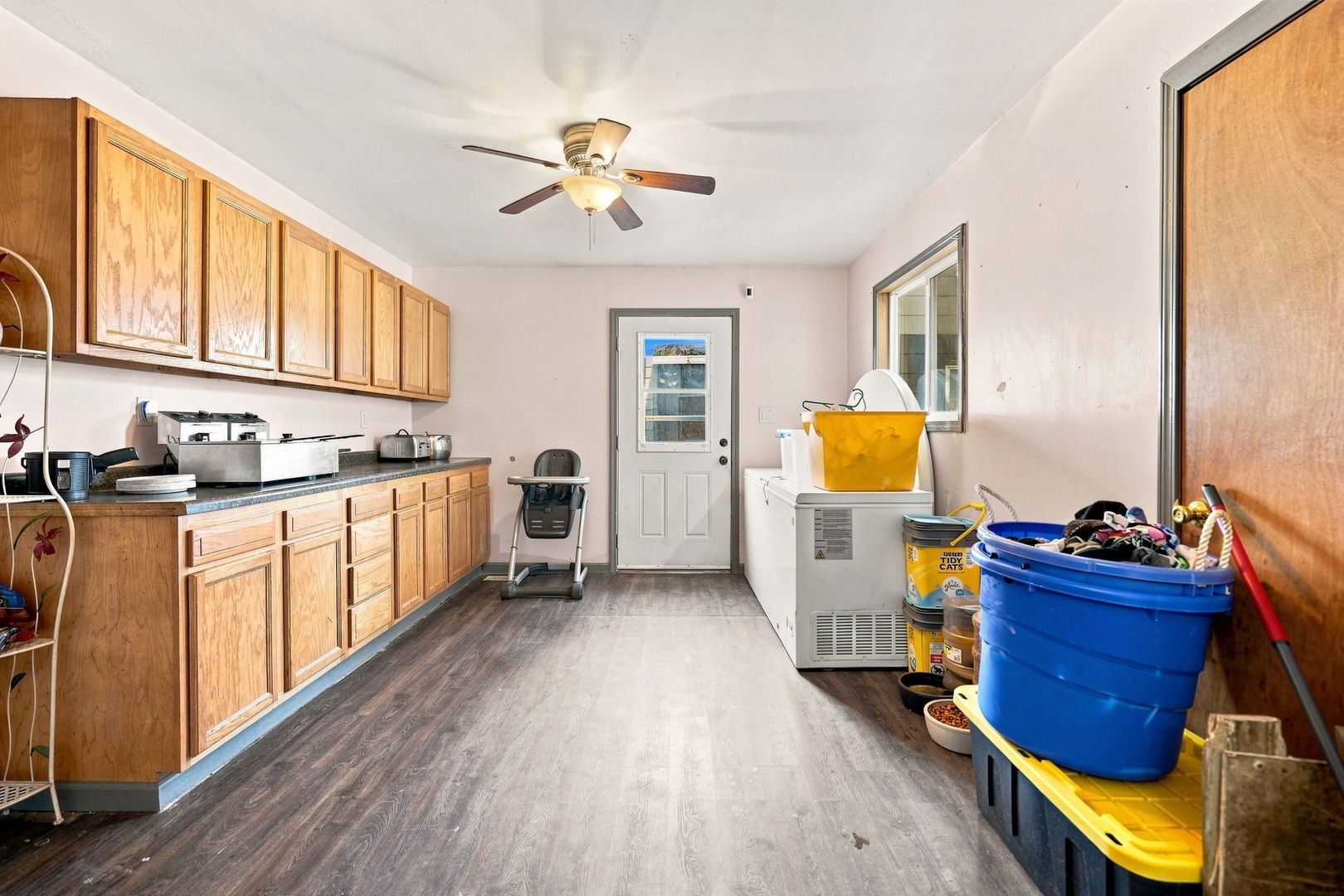 1828 W 6th Street Property Photo 8