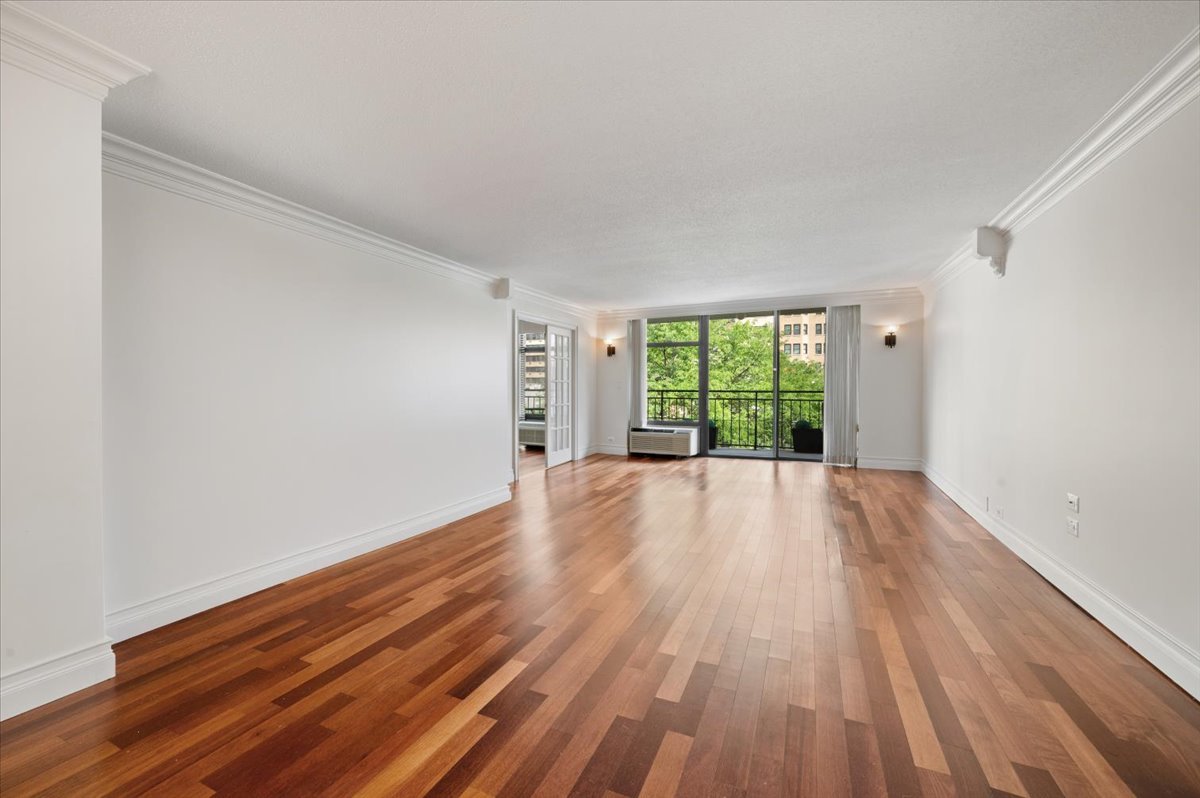 1430 N Astor Street 7c Property Photo 6