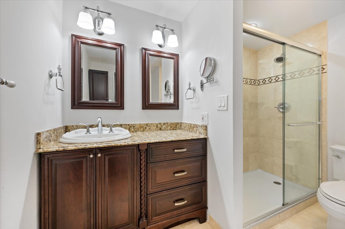 1430 N Astor Street 7c Property Photo 15
