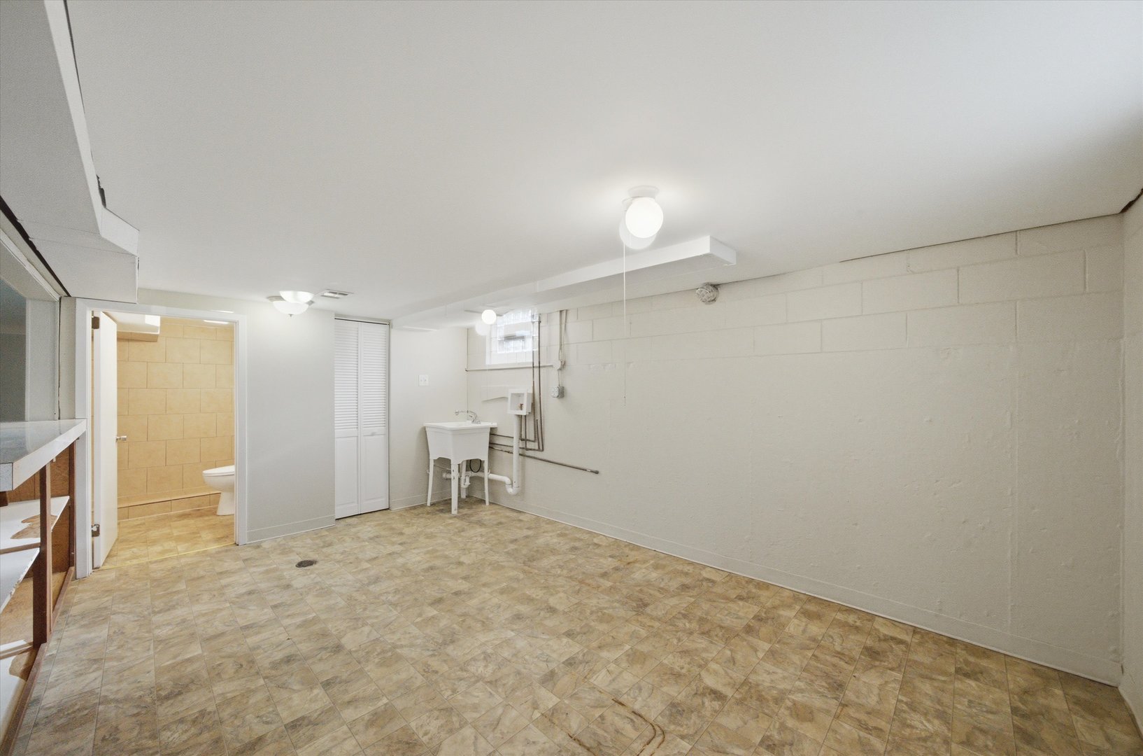 3798 W 76th Place Property Photo 16