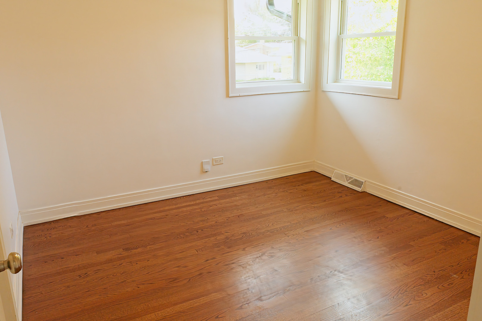 9944 Cook Avenue Property Photo 9
