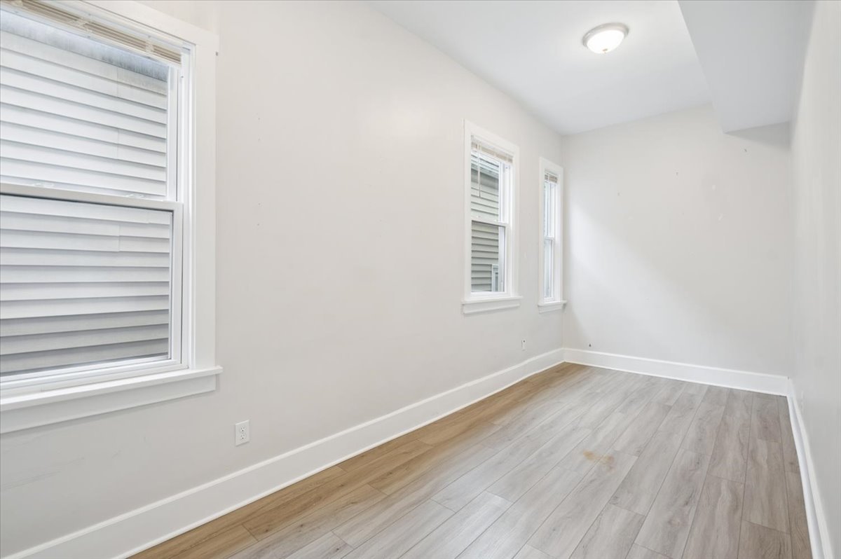 2909 N Ridgeway Avenue 2 Property Photo 7