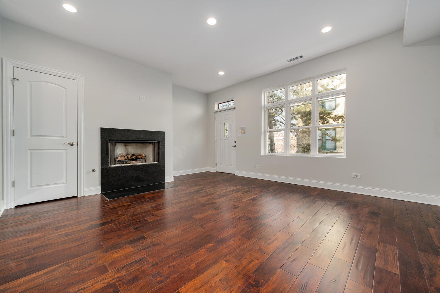 1919 N Drake Avenue B Property Photo 6