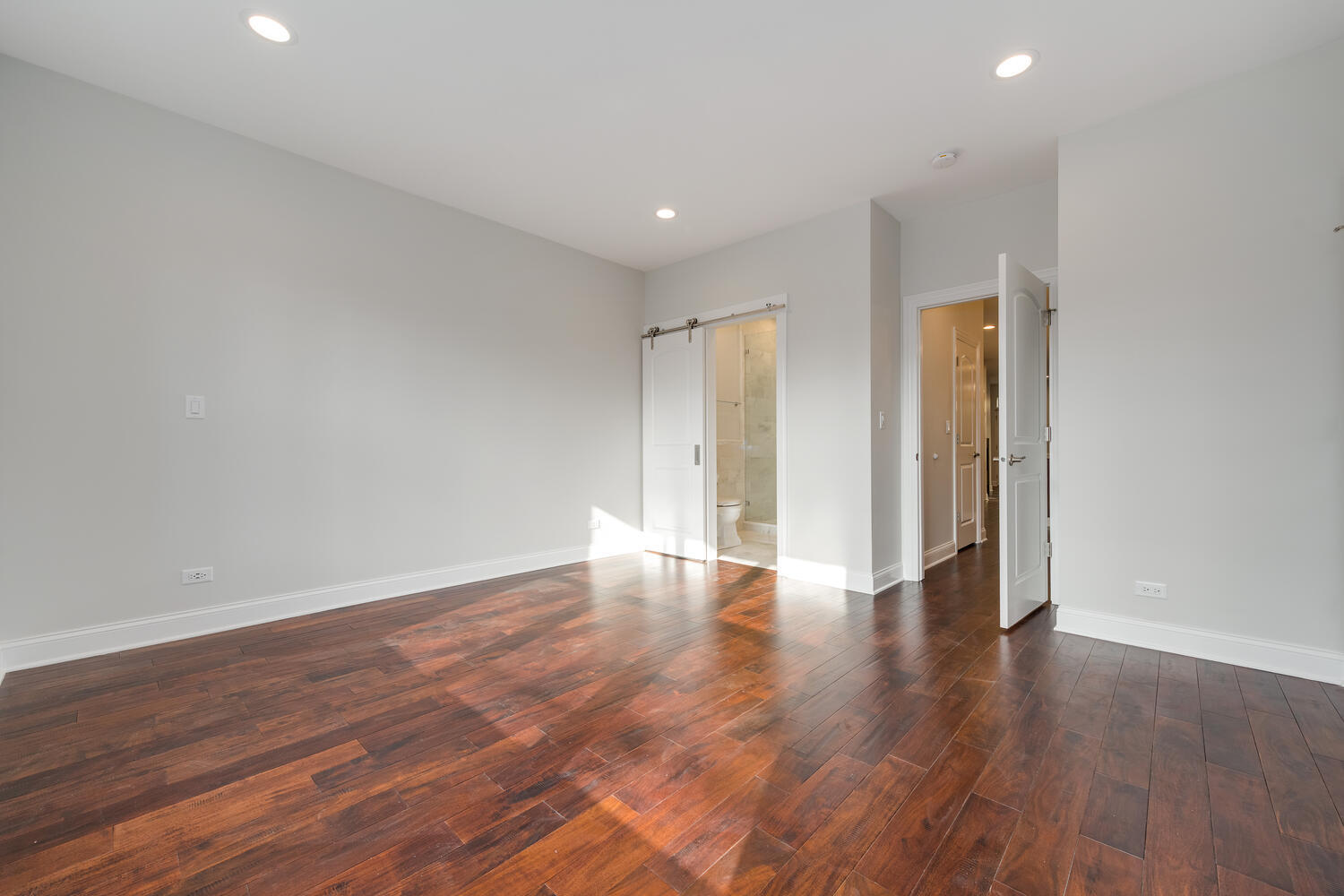 1919 N Drake Avenue B Property Photo 10