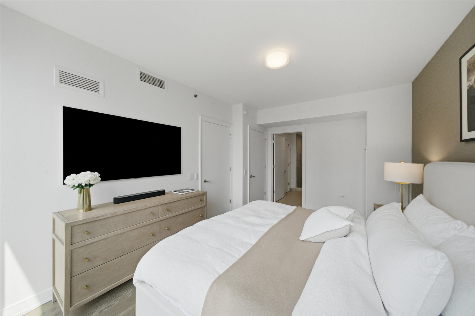 211 N Harbor Drive 3605 Property Photo 14