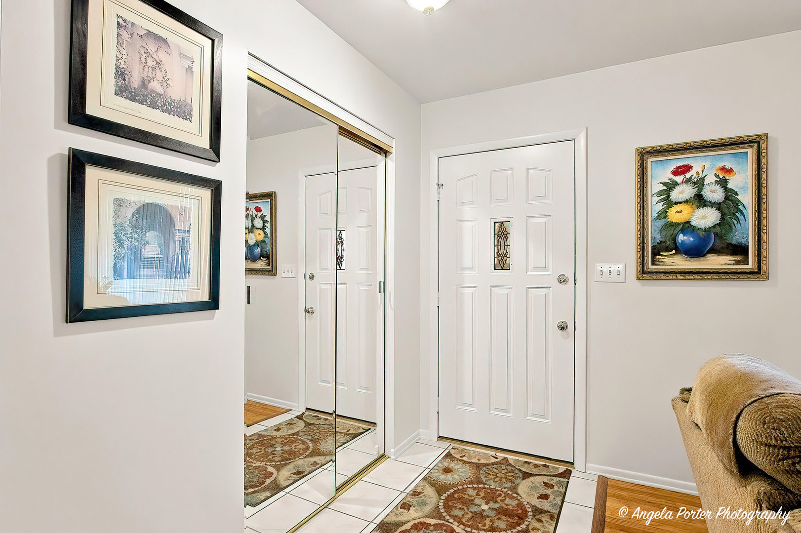 1015 Somerset Property Photo 4