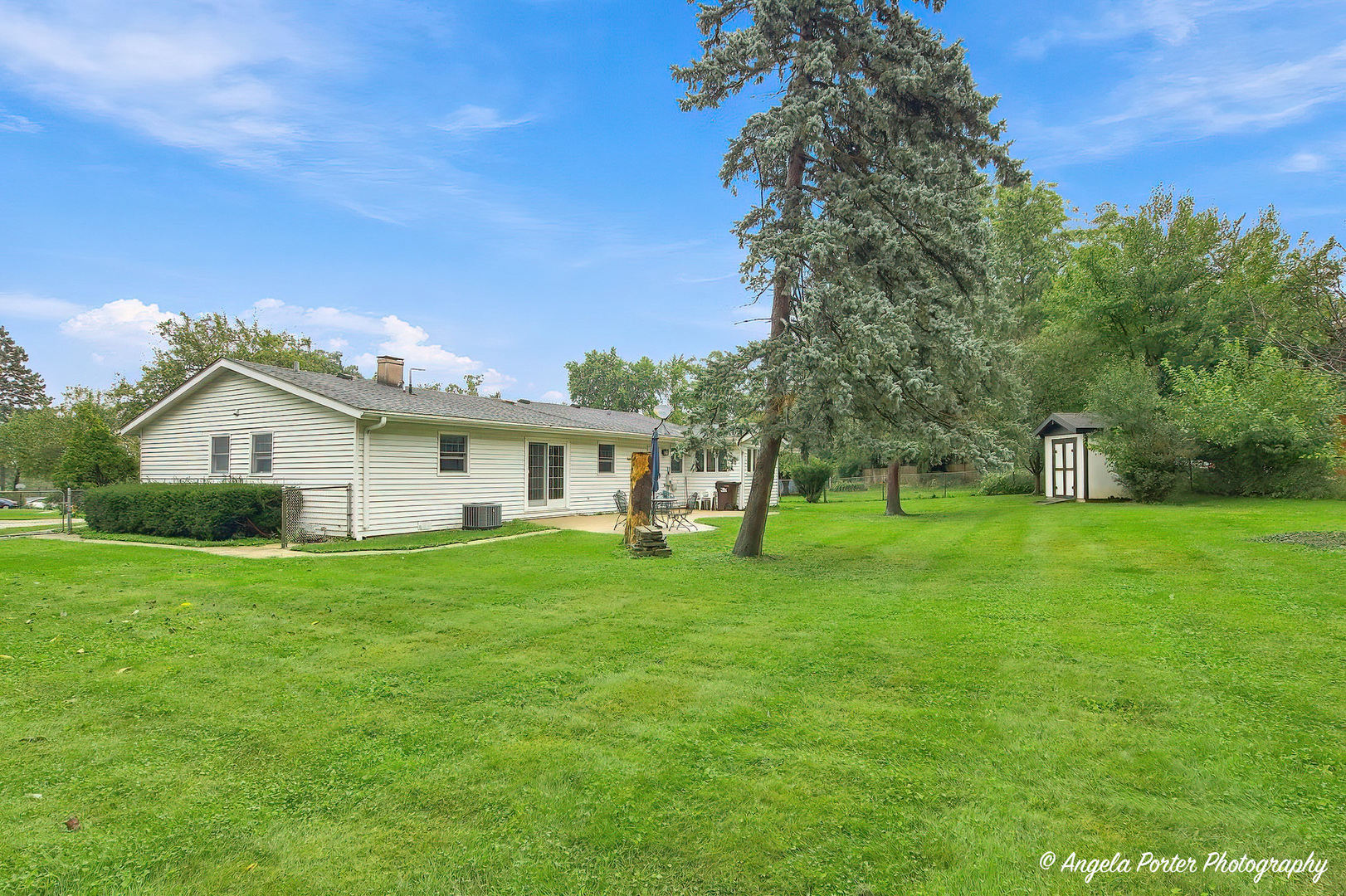 1015 Somerset Property Photo 26