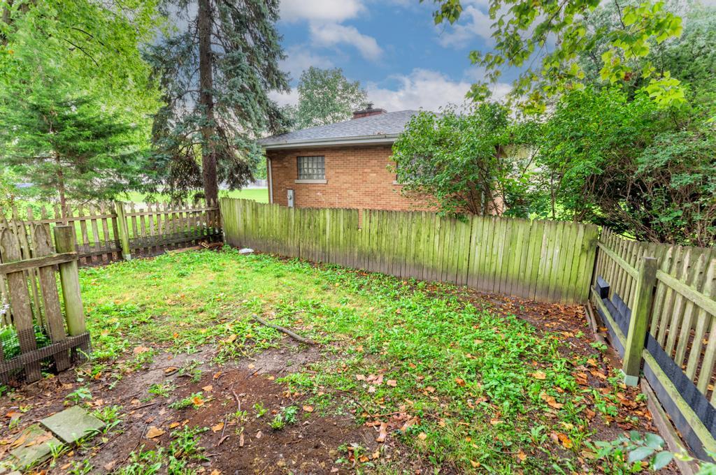 517 N Larkin Avenue Property Photo 33
