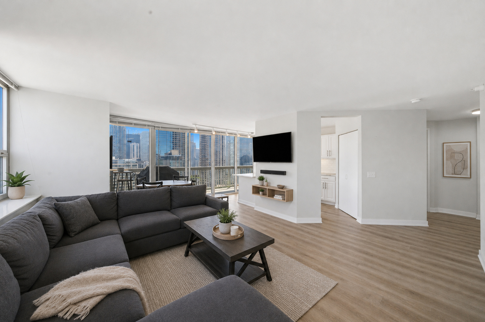 545 N Dearborn Street 2607 Property Photo 8