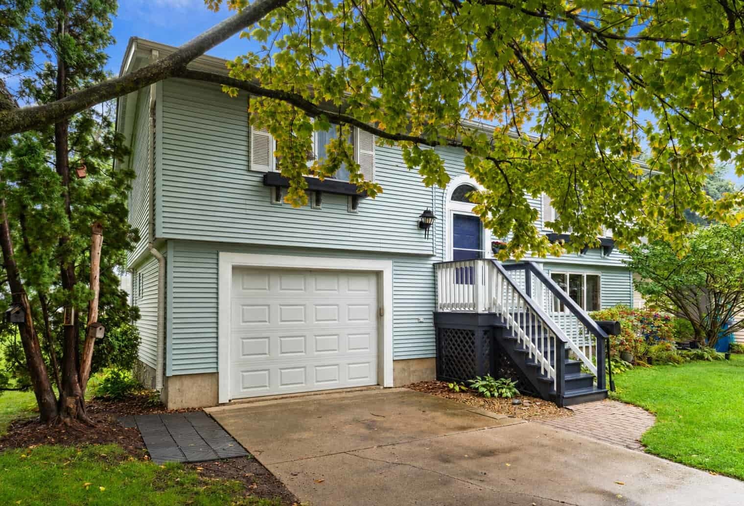 6 Lee Court Property Photo 3