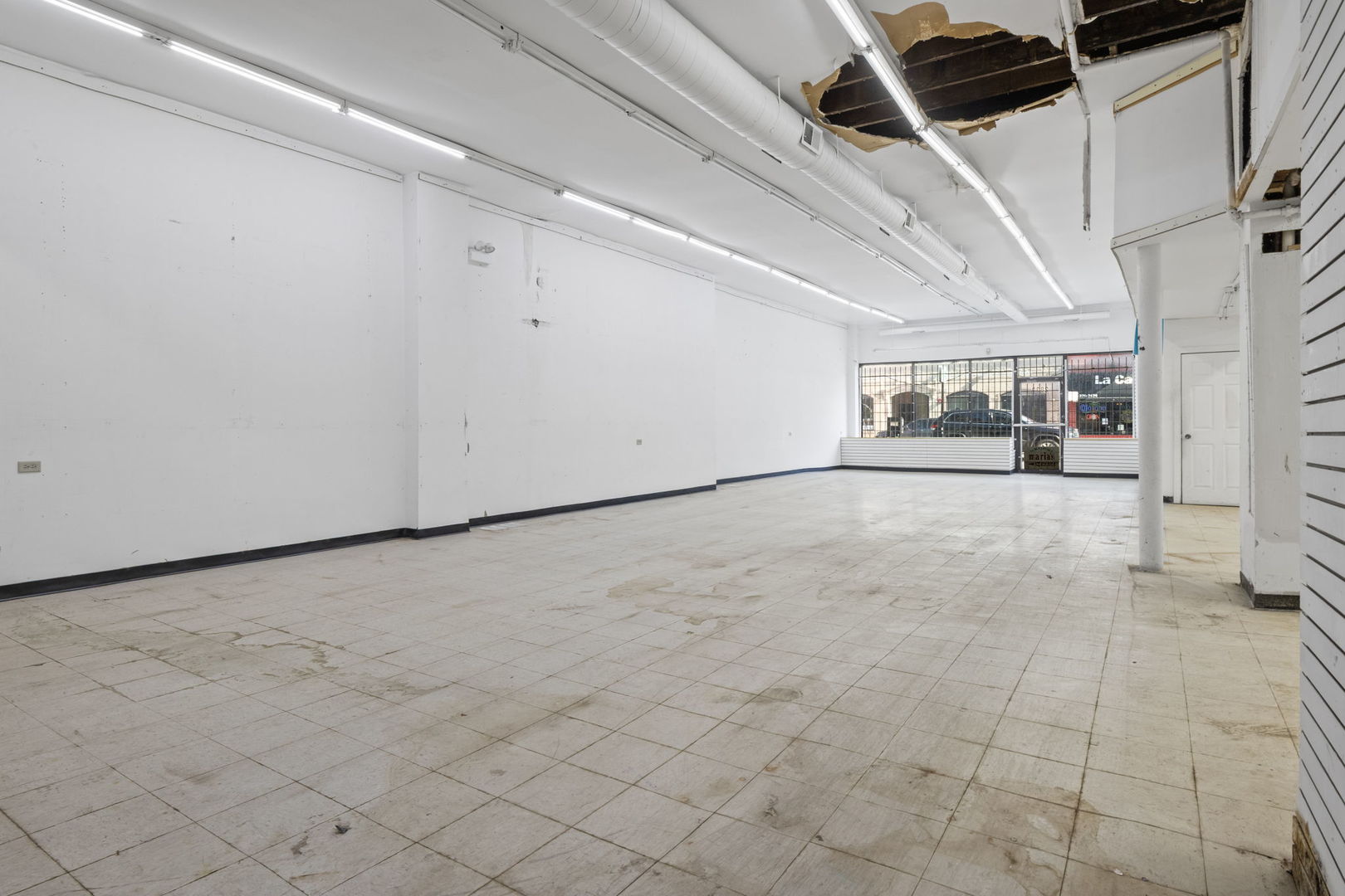 2833 W Cermak Road Property Photo 12