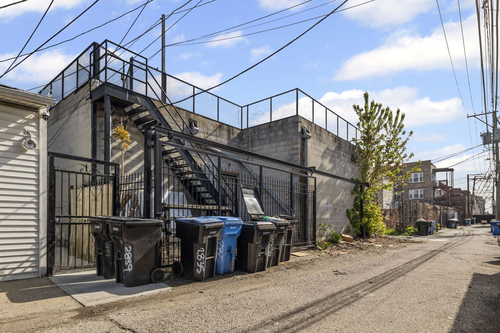 2833 W Cermak Road Property Photo 19