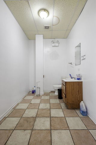 5714 W Cermak Road Property Photo 4