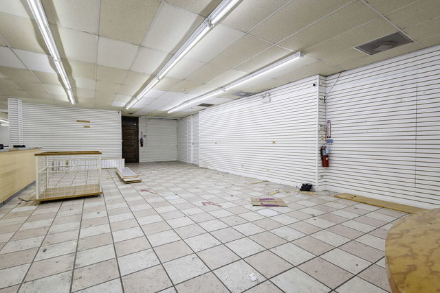 5714 W Cermak Road Property Photo 13