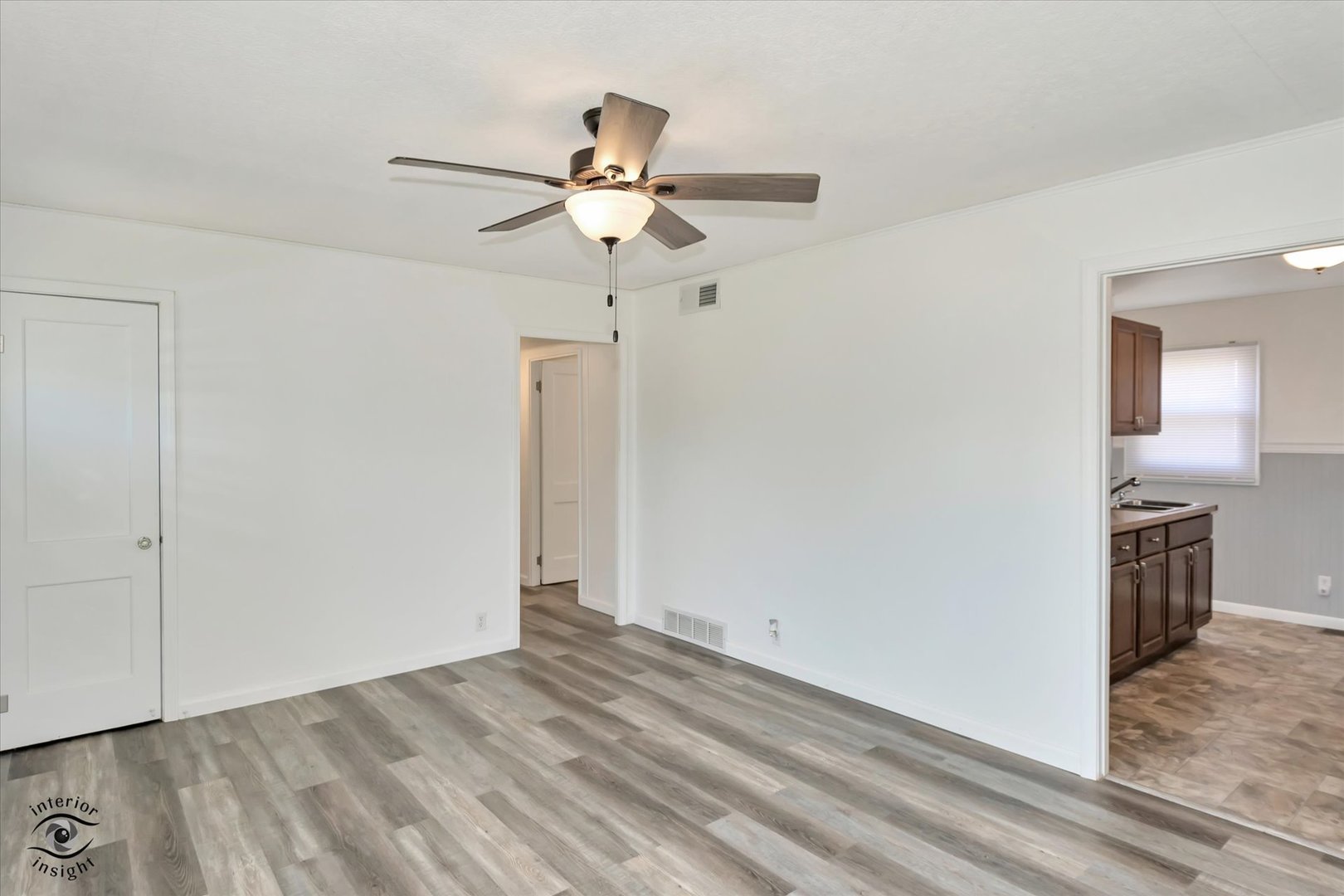 183 N Forest Avenue Property Photo 6