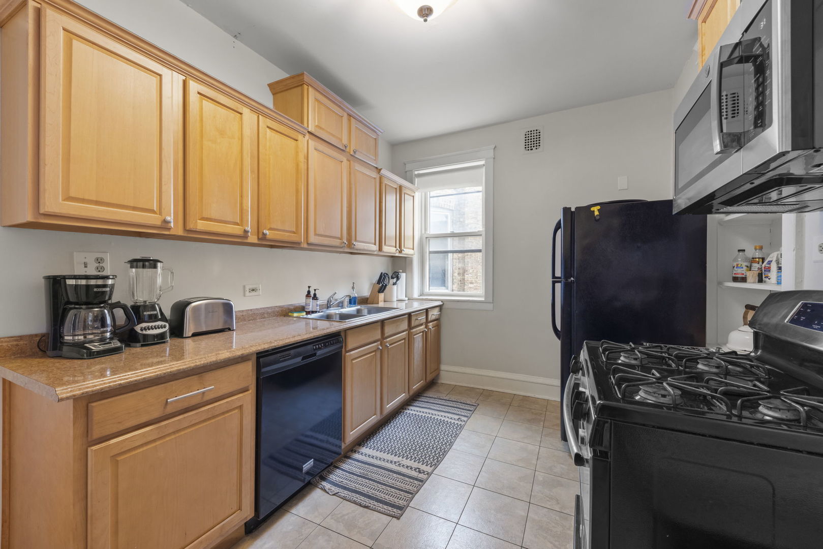 1347 W Granville Avenue Property Photo 30