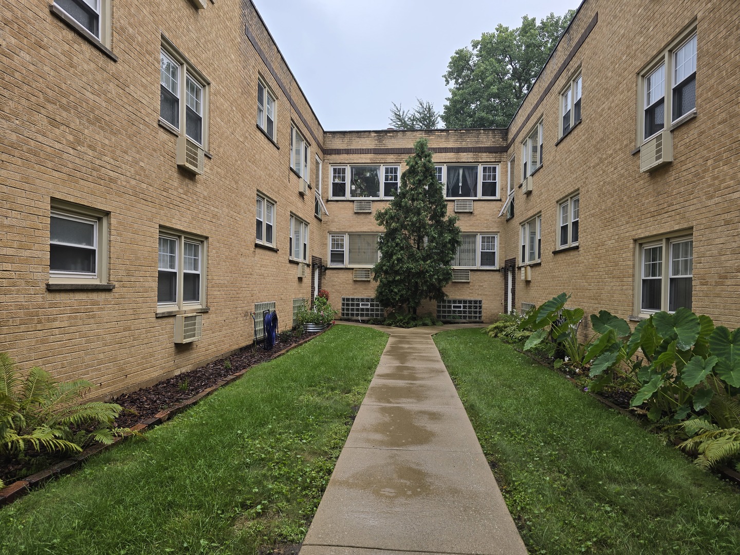 1819 W Touhy Avenue 4 Property Photo 4