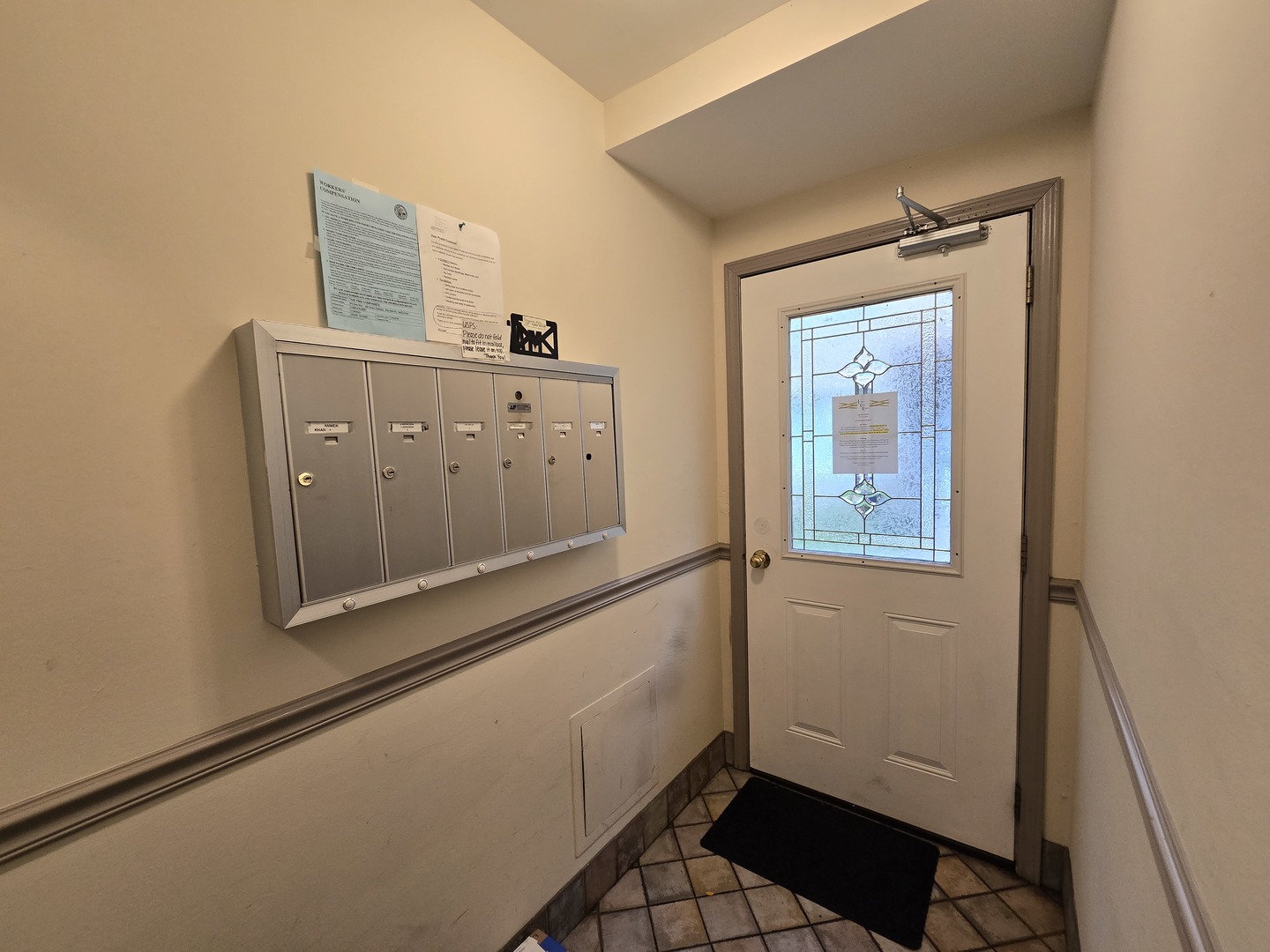 1819 W Touhy Avenue 4 Property Photo 5