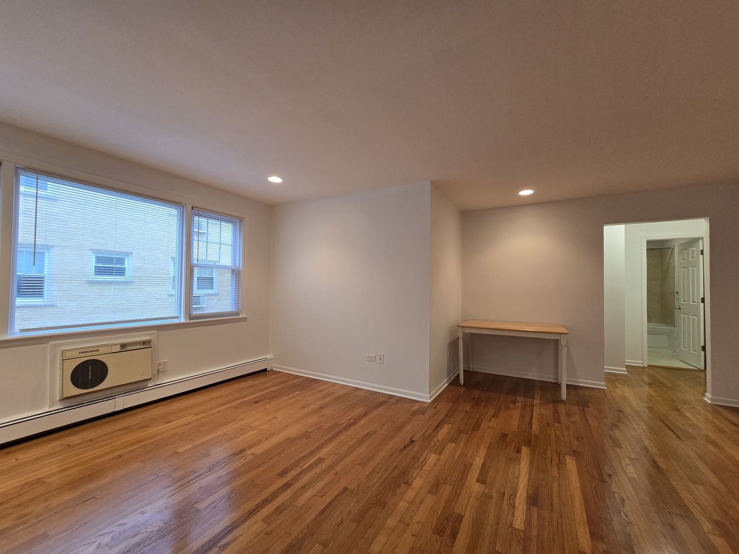 1819 W Touhy Avenue 4 Property Photo 7