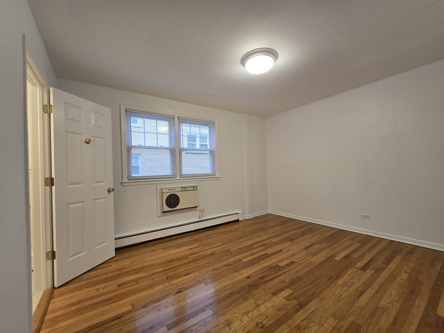 1819 W Touhy Avenue 4 Property Photo 10