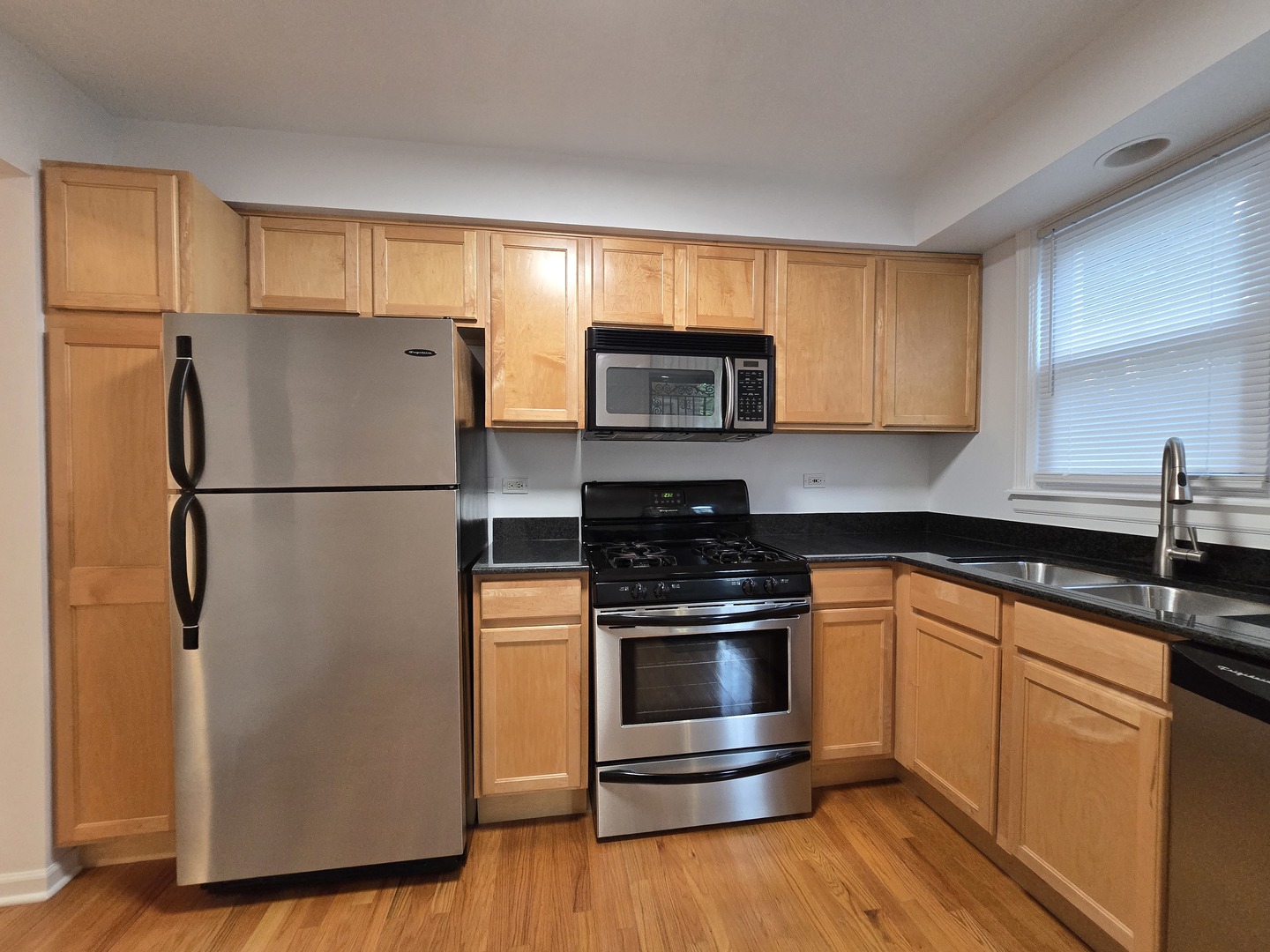 1819 W Touhy Avenue 4 Property Photo 14