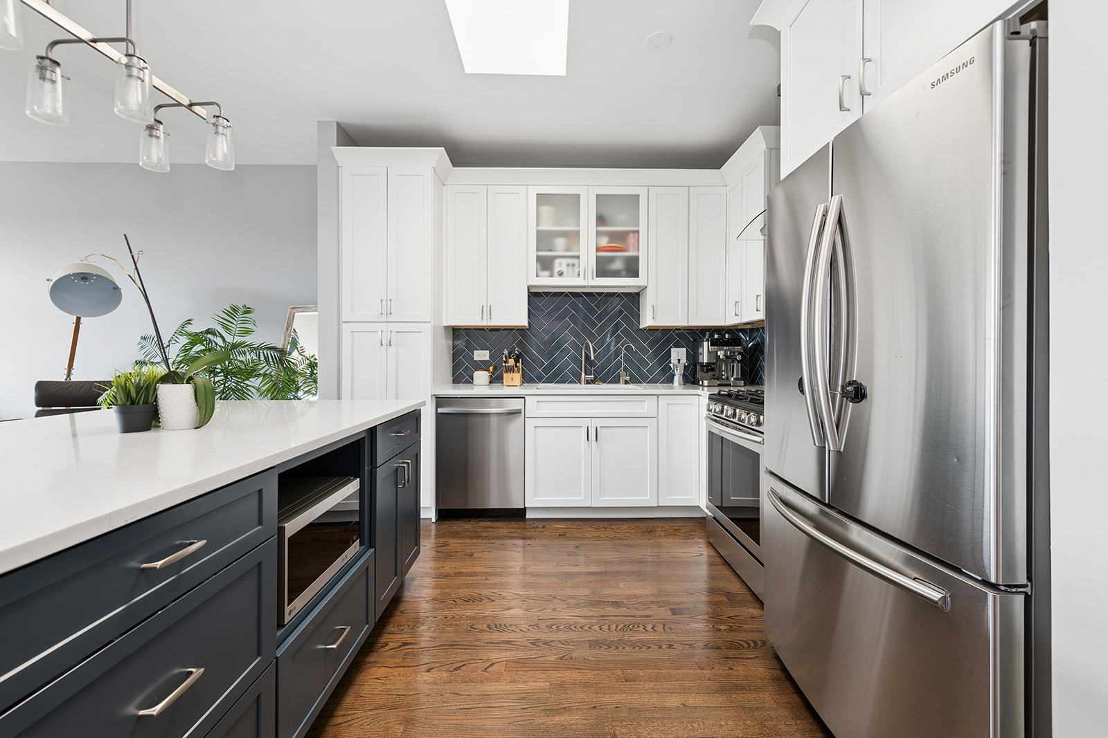 1830 N Winchester Avenue 311 Property Photo 6