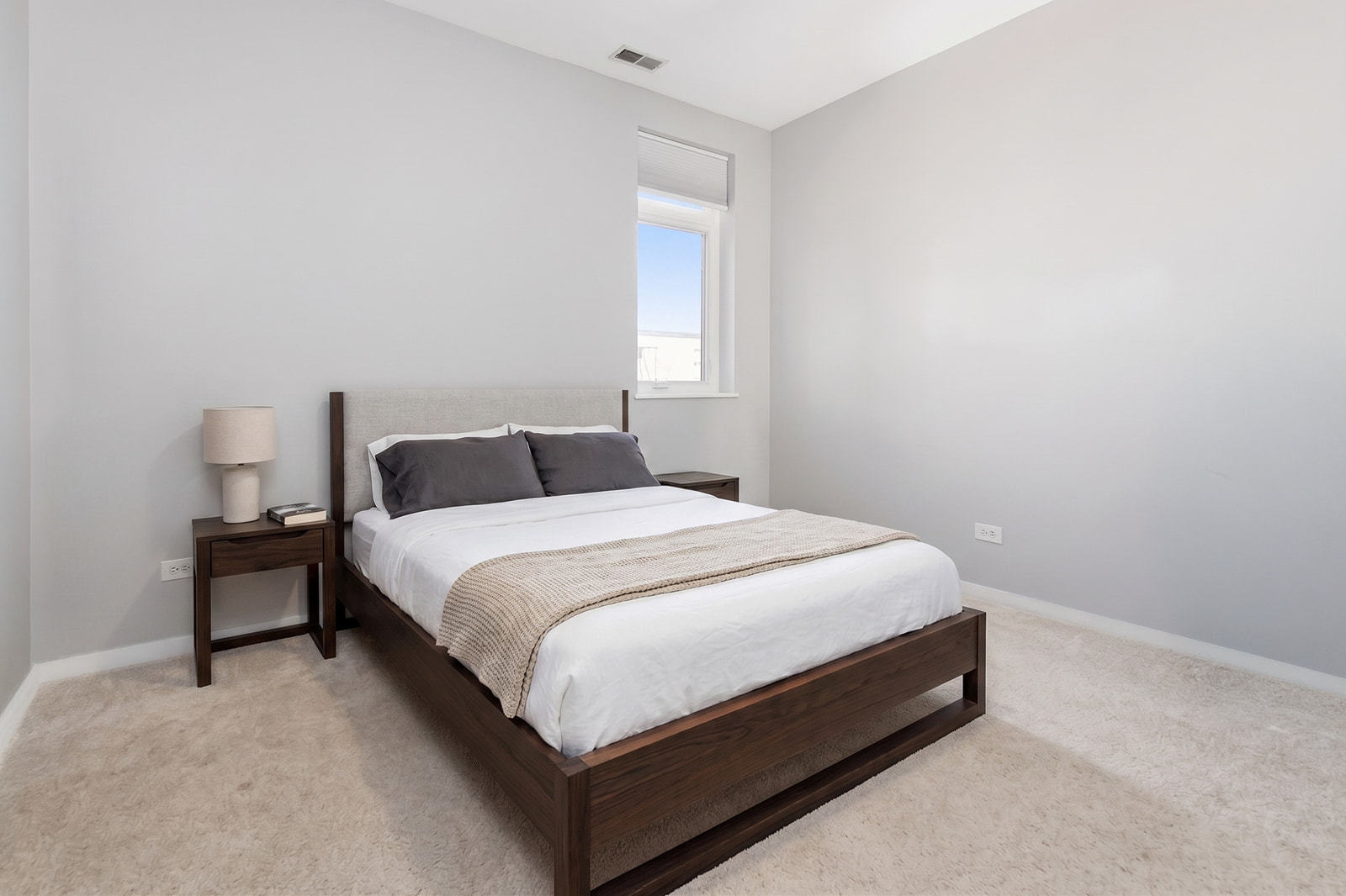 1830 N Winchester Avenue 311 Property Photo 14