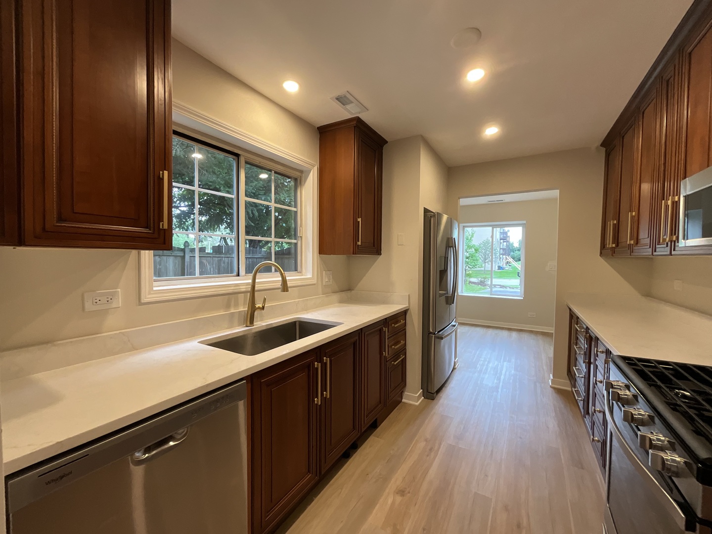 200 Glen Street Property Photo 8