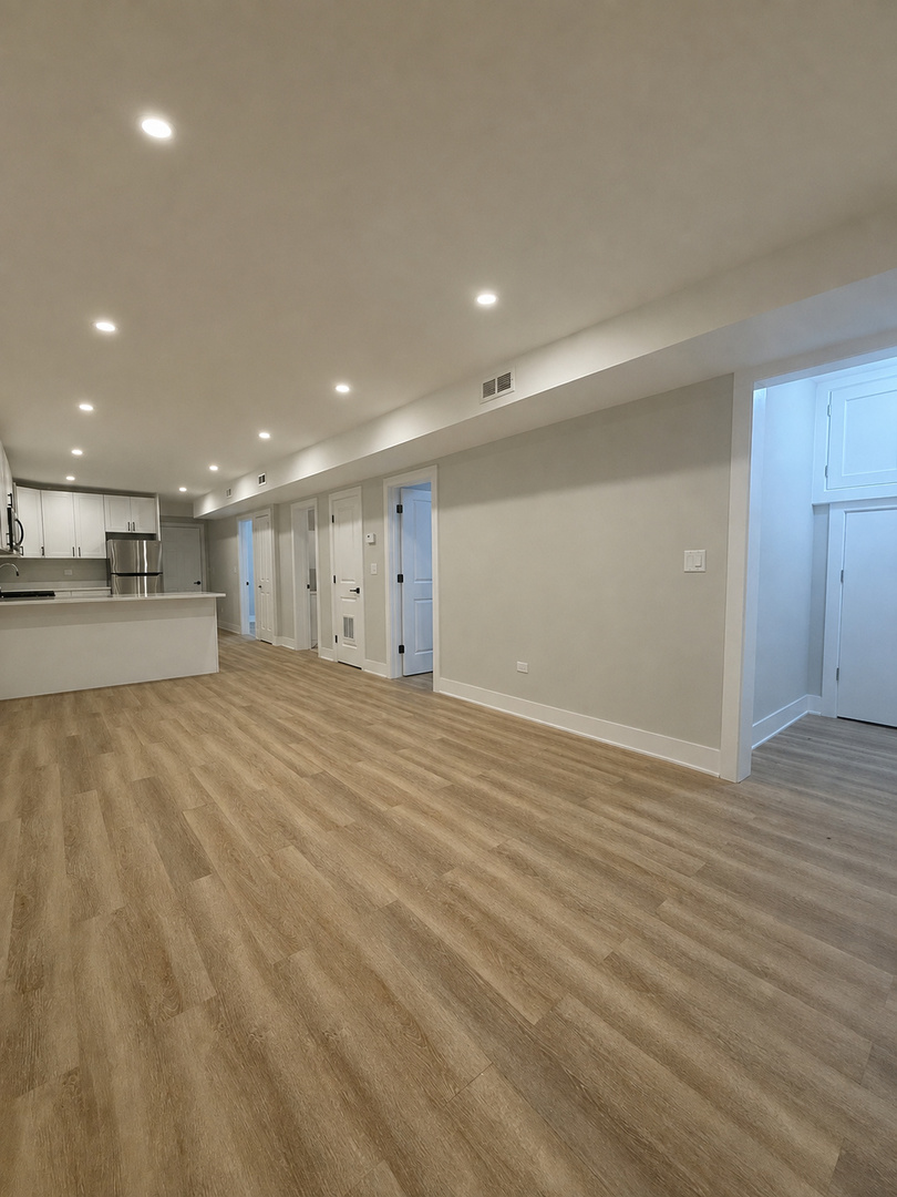 2850 N Avers Avenue G Property Photo 4