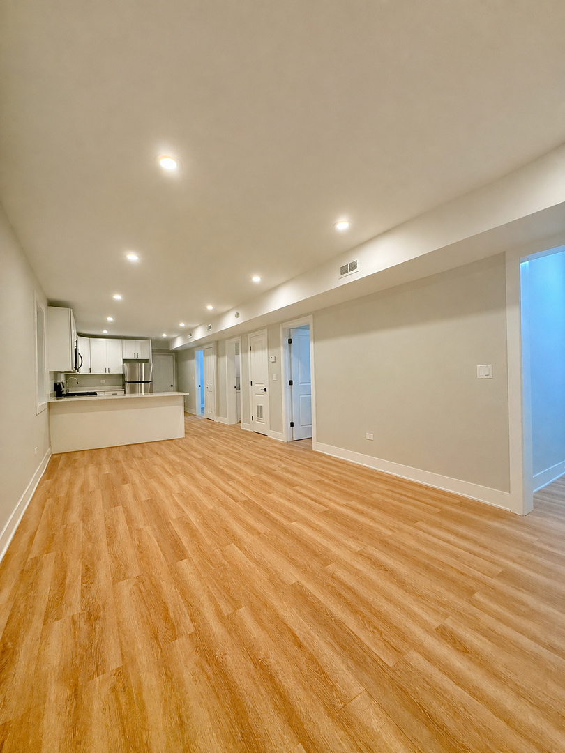 2850 N Avers Avenue G Property Photo 5
