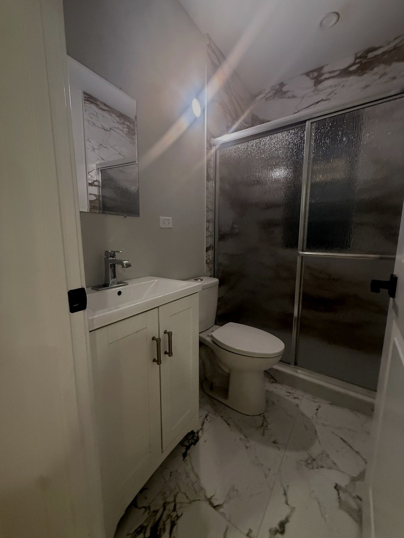 2850 N Avers Avenue G Property Photo 13