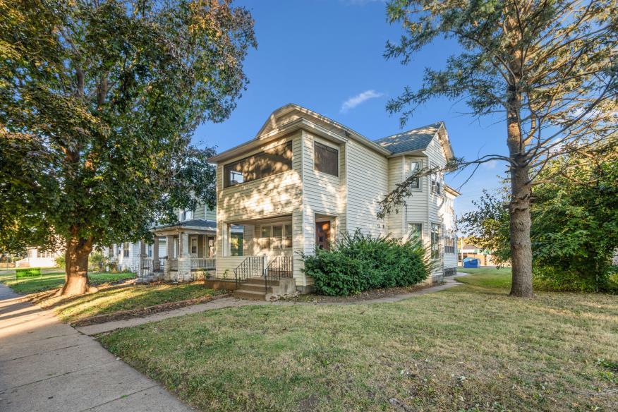 1423 Pershing Boulevard Property Photo 2