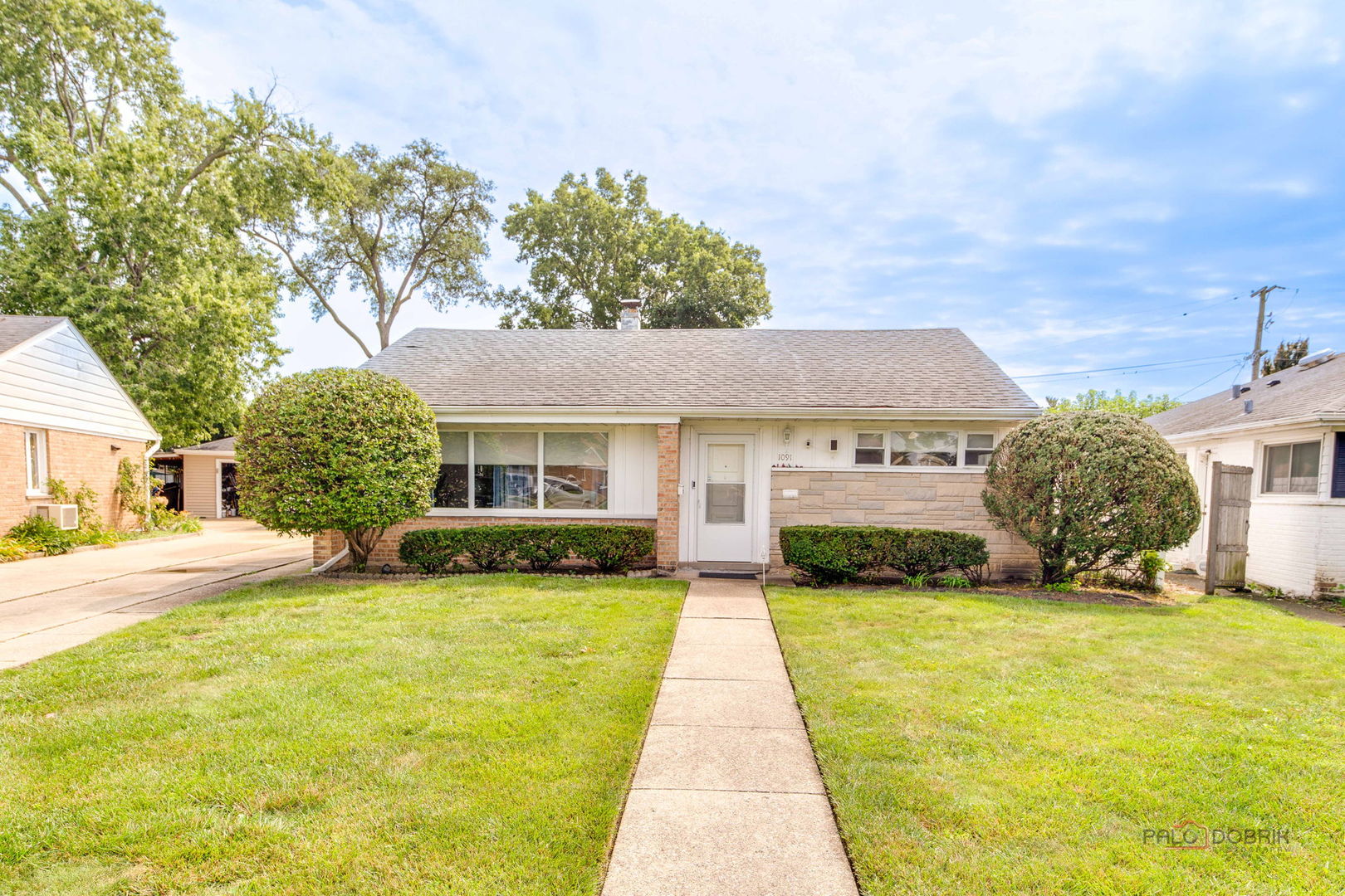 1091 E Villa Drive Property Photo 1