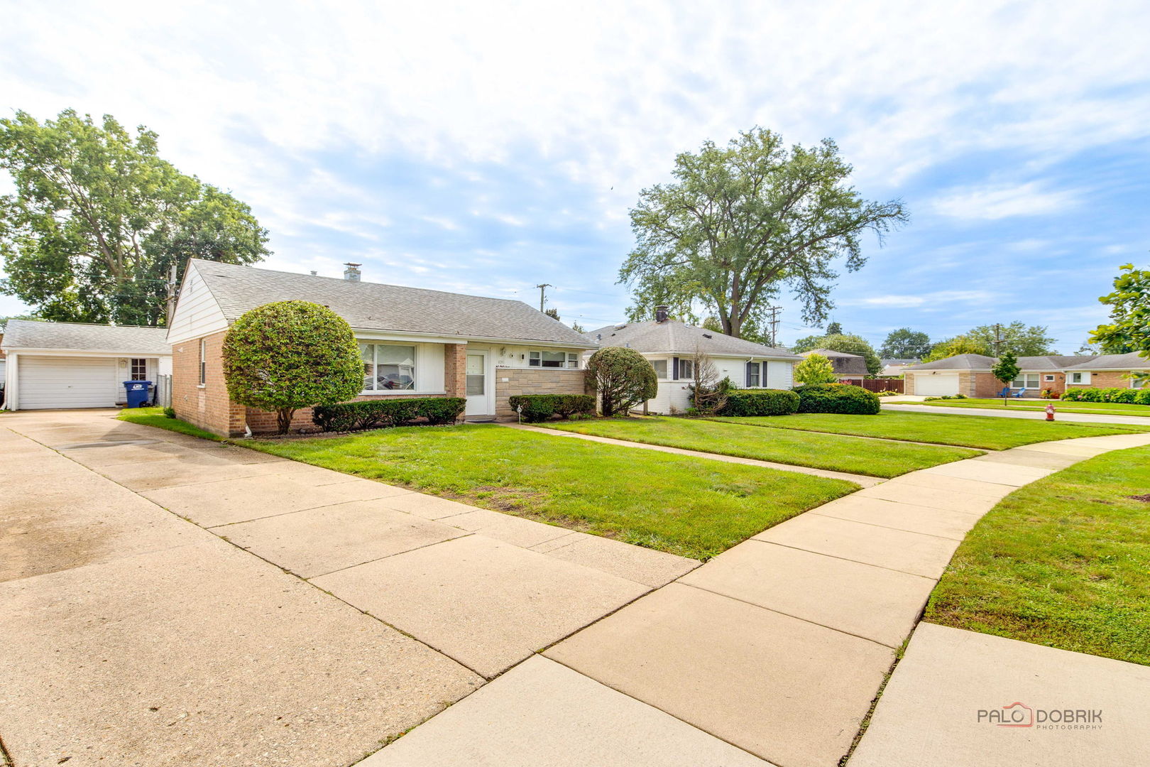 1091 E Villa Drive Property Photo 2