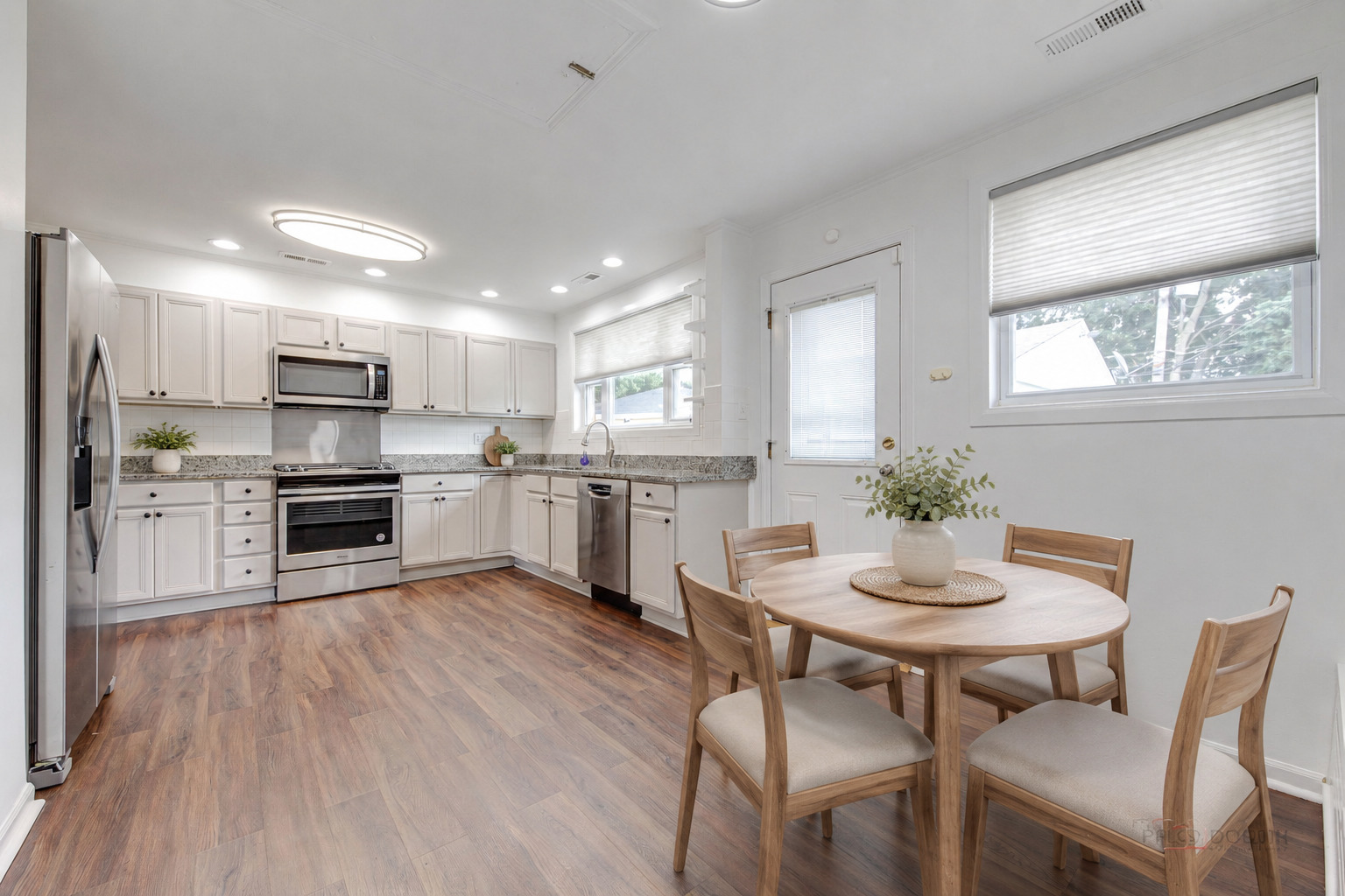 1091 E Villa Drive Property Photo 11