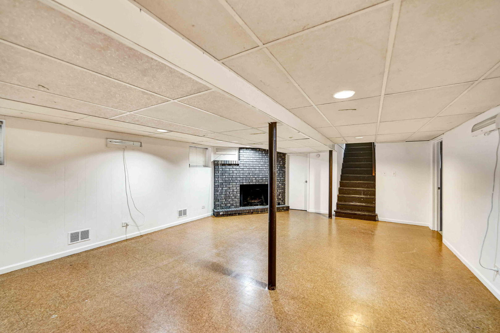 2725 N Oak Park Avenue Property Photo 13