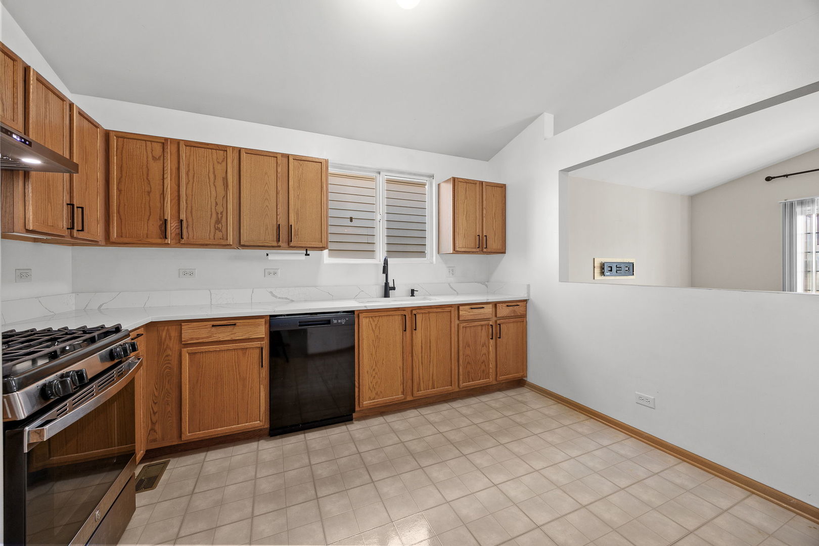 674 Four Seasons Boulevard Property Photo 6