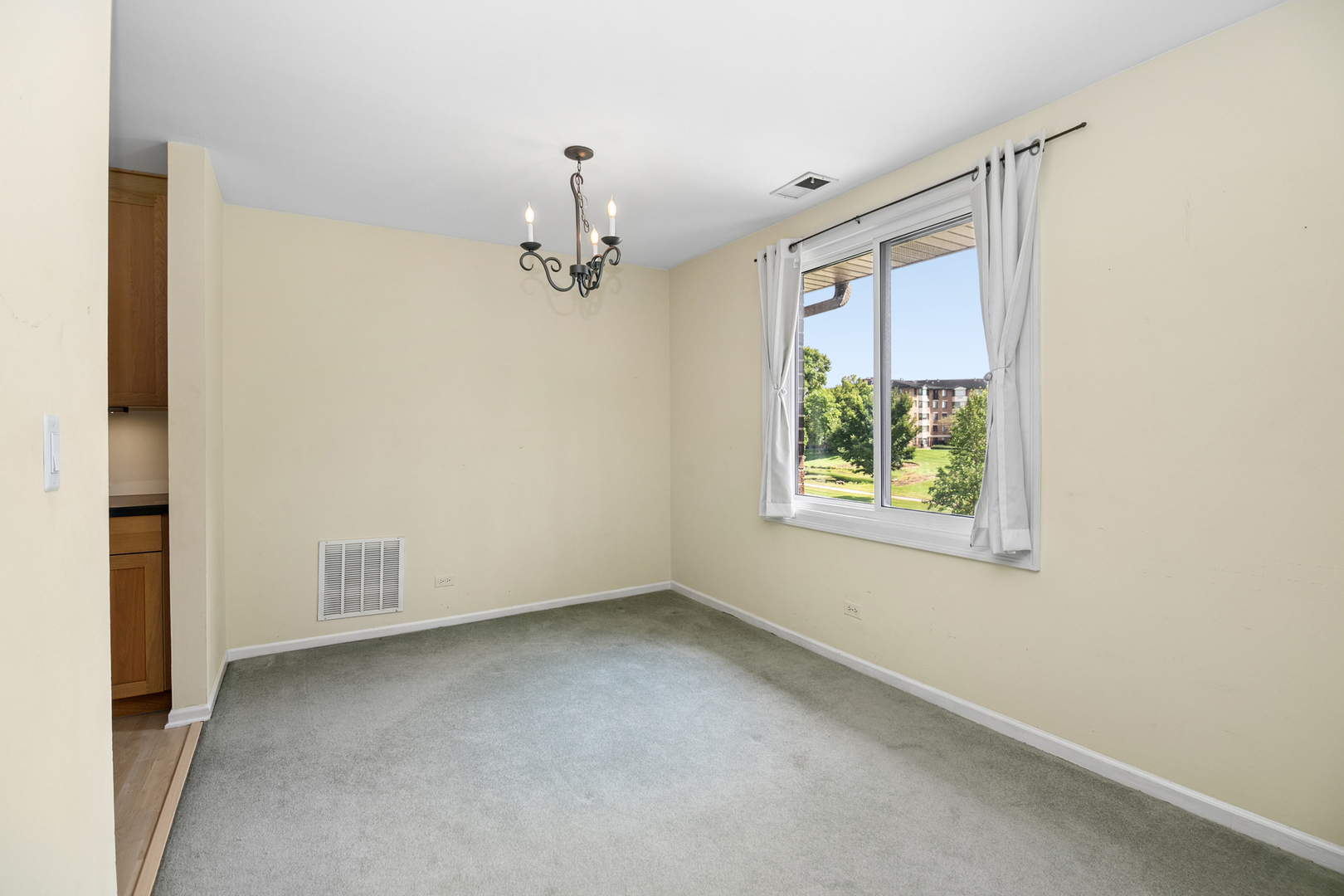 462 Raintree Drive 2a Property Photo 11