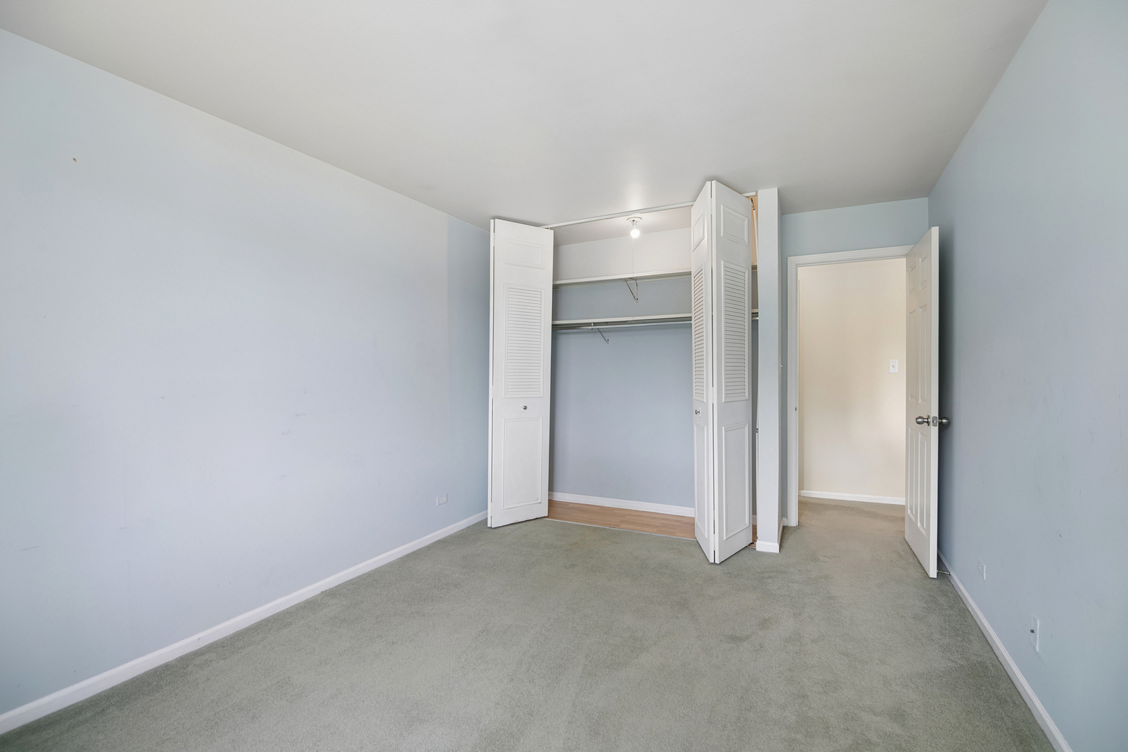 462 Raintree Drive 2a Property Photo 12