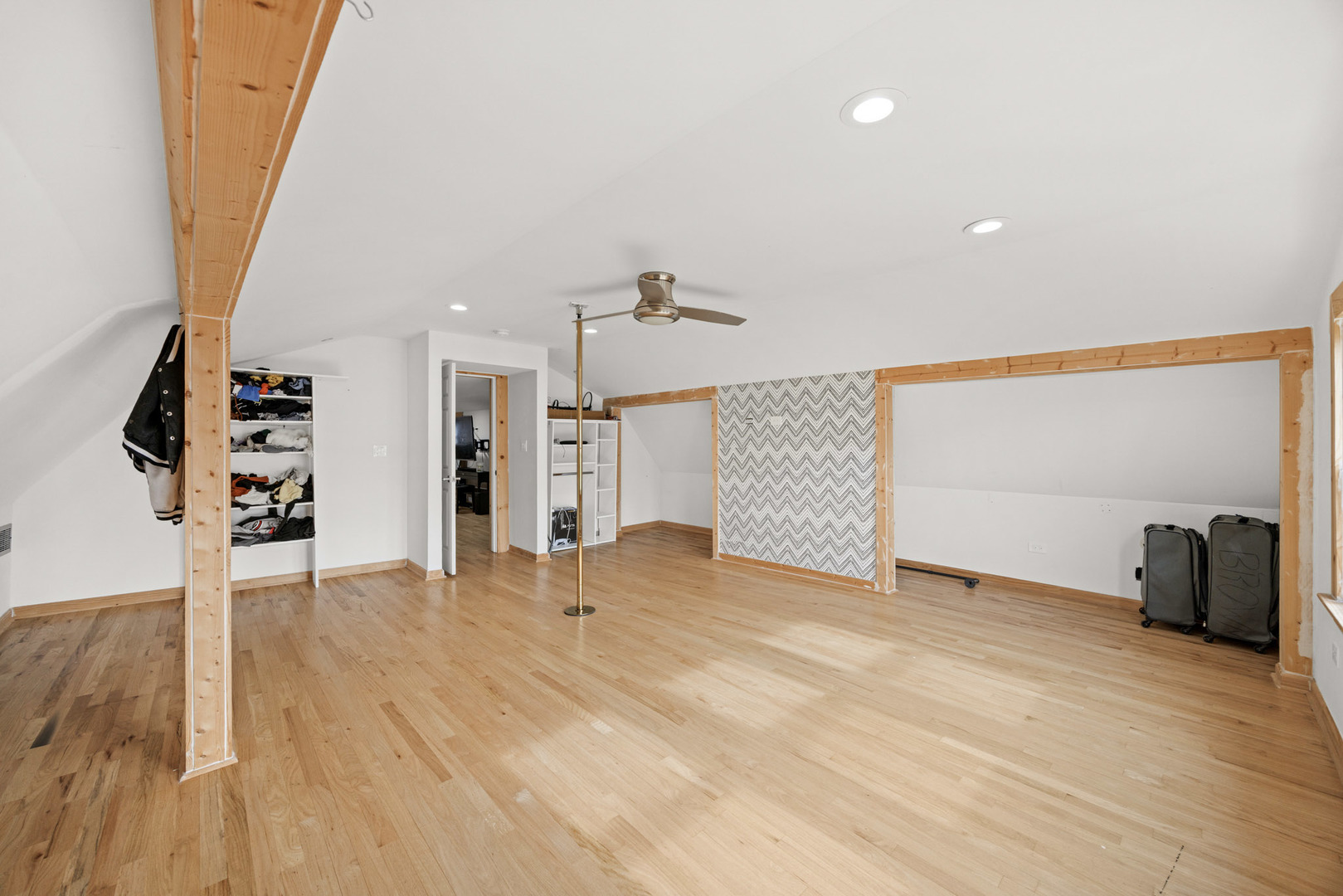 10734 S Avenue F Property Photo 14