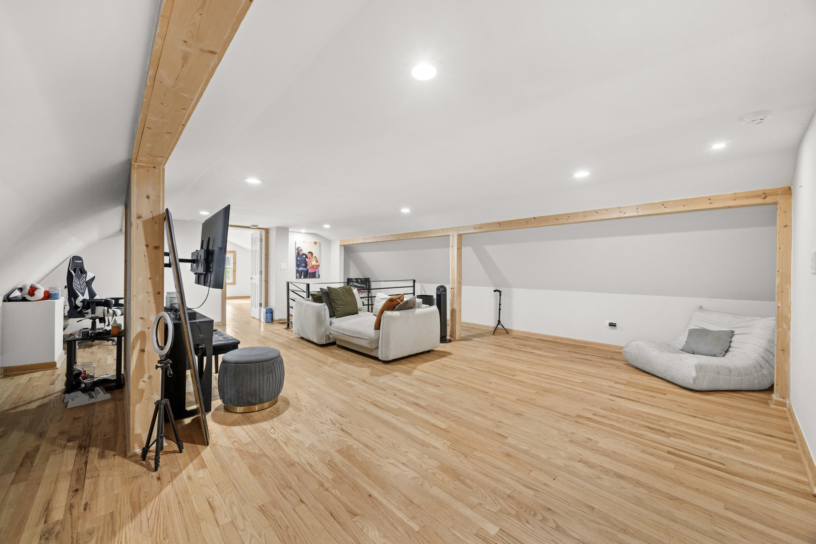 10734 S Avenue F Property Photo 15