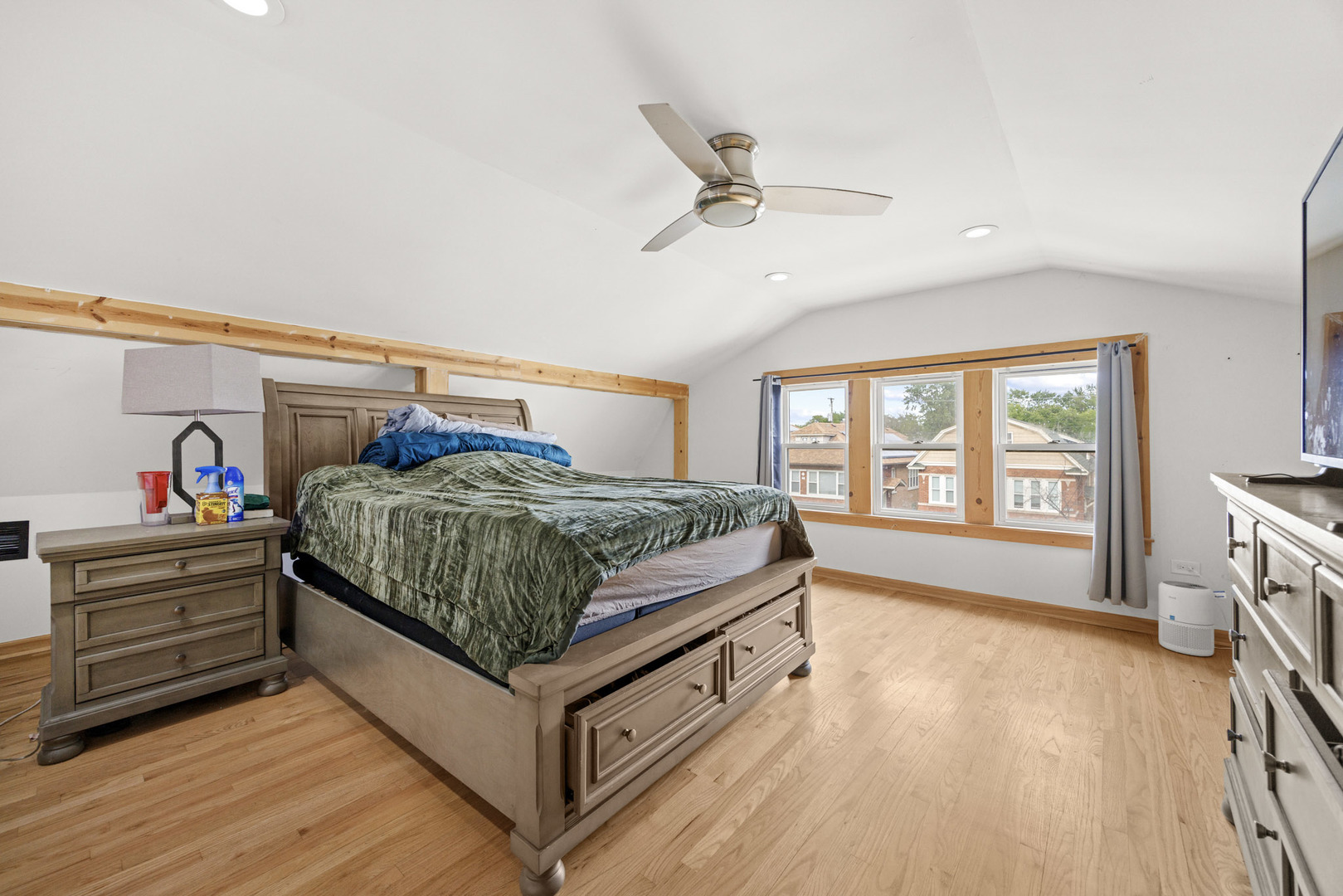 10734 S Avenue F Property Photo 17