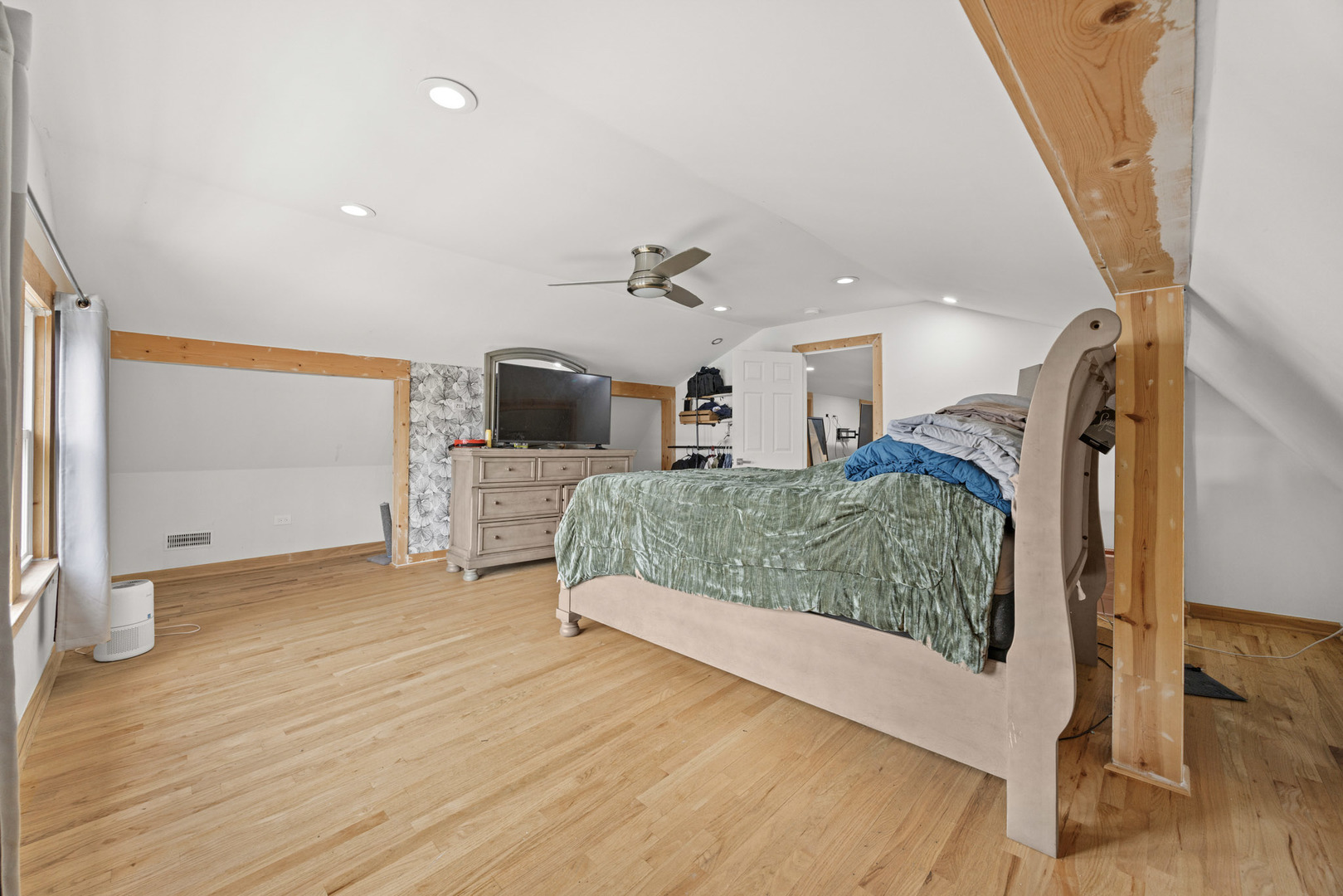 10734 S Avenue F Property Photo 18