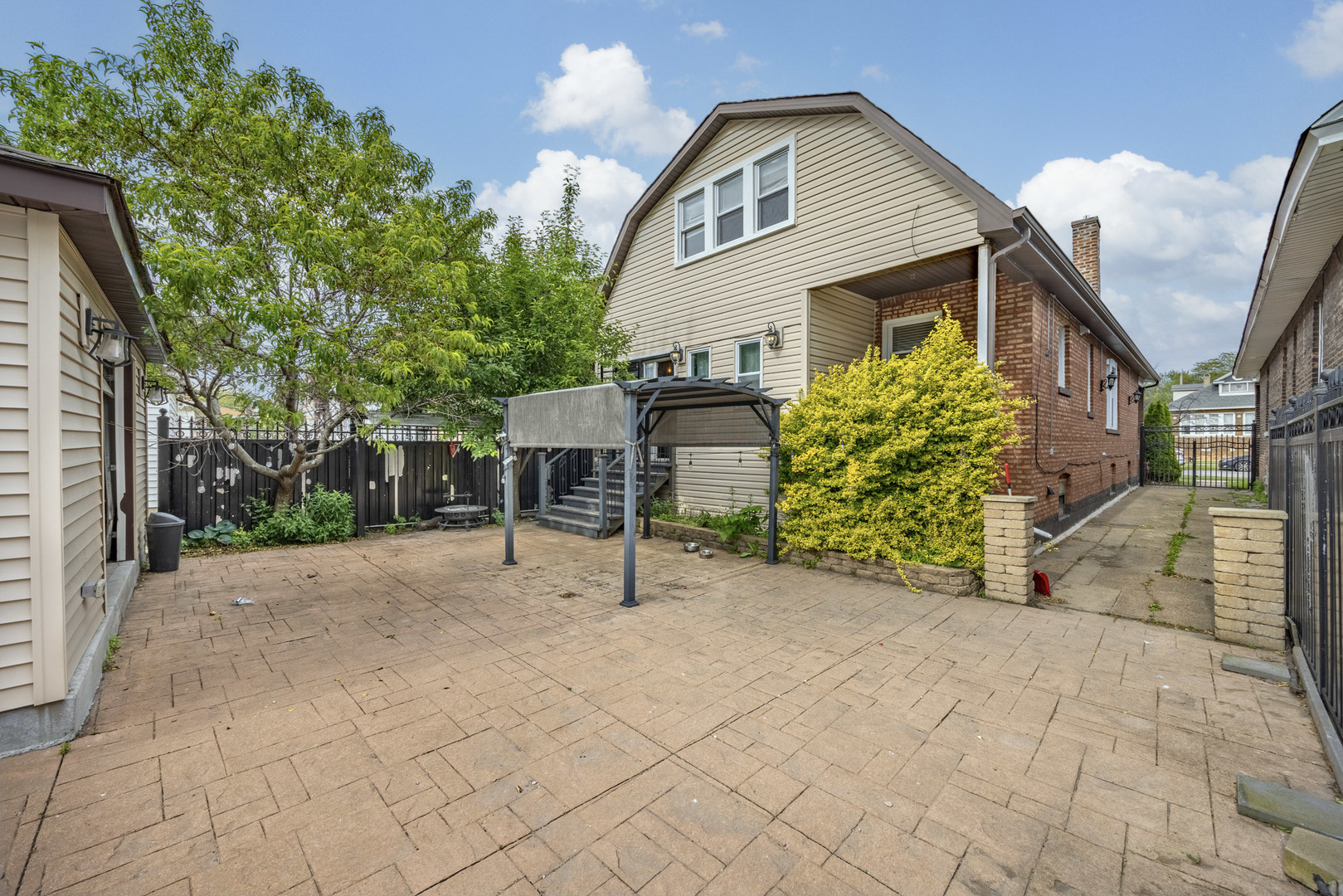 10734 S Avenue F Property Photo 25