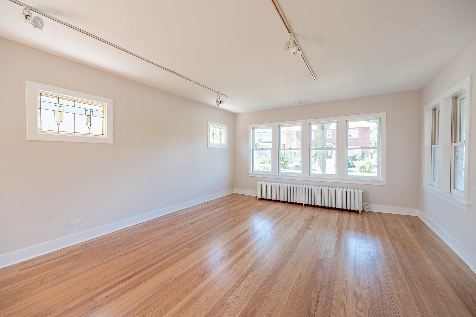 9841 S Hoyne Avenue Property Photo 3
