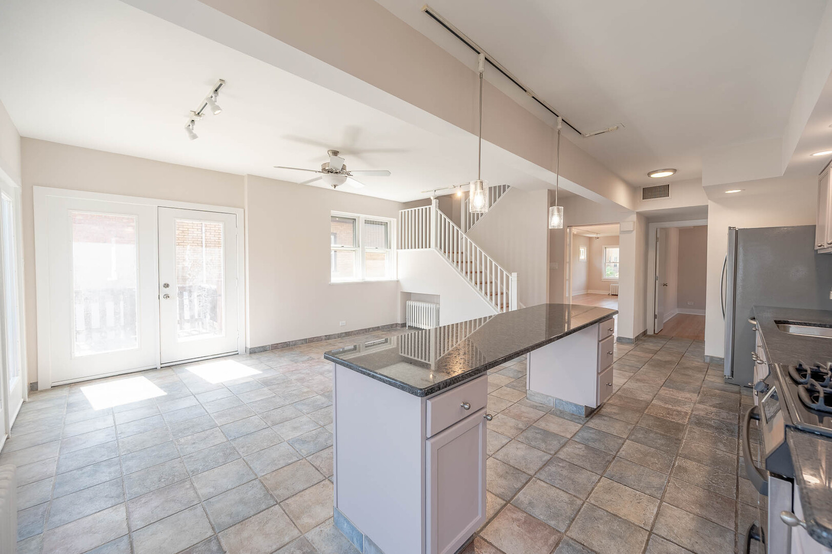9841 S Hoyne Avenue Property Photo 8