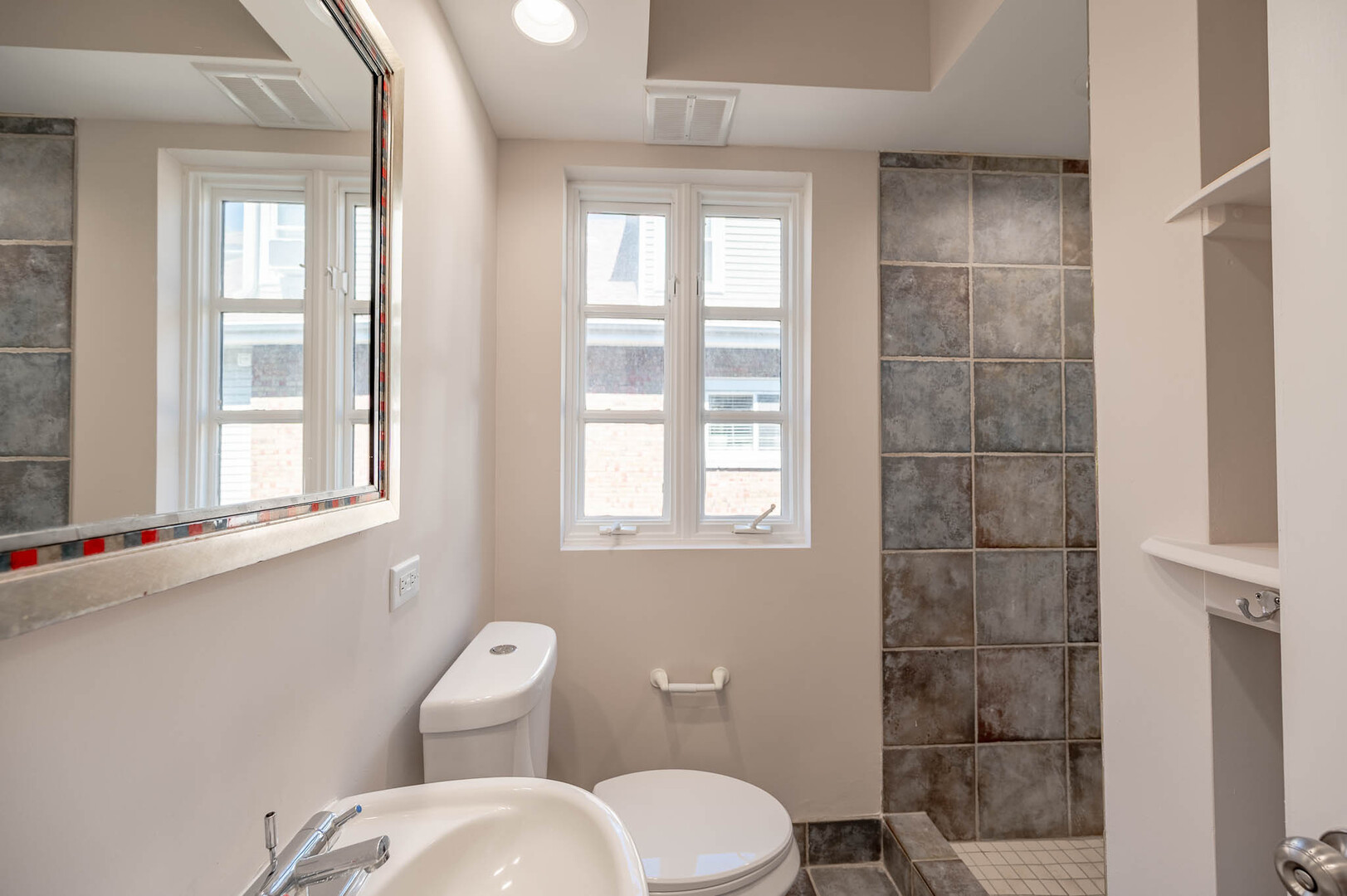 9841 S Hoyne Avenue Property Photo 11