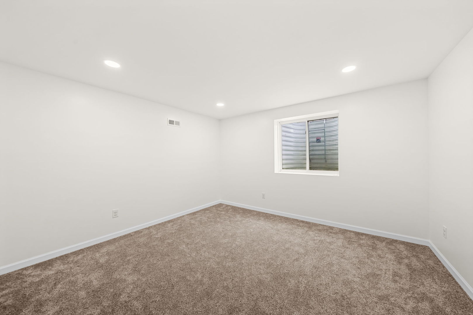 749 Oxford Drive Property Photo 29